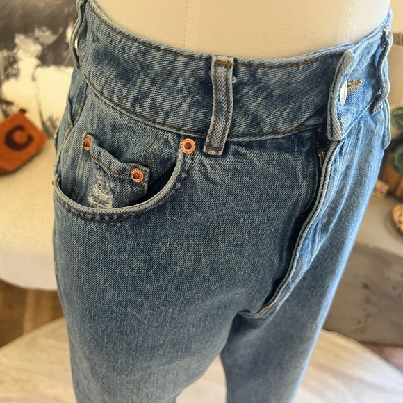 Dad Fit Jeans - Picture 2 of 5